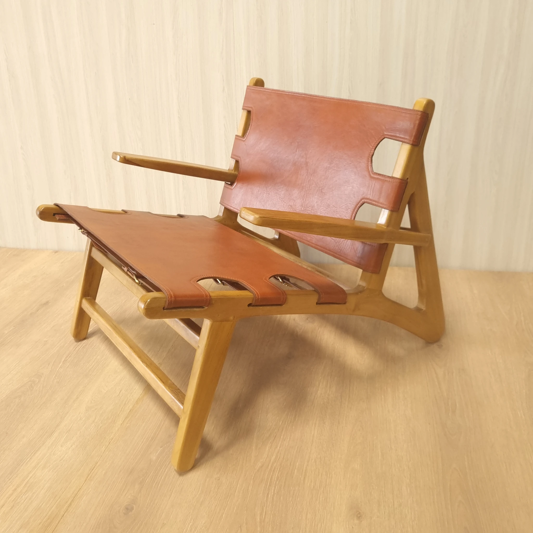 TEAK WOOD AND LEATHER Chair Indonesia Bunaken Chair export furniture